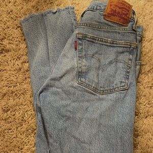 Ligh washed blue 501 levi jeans high rise size 24
